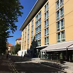 Hilton Garden Centre Hotel