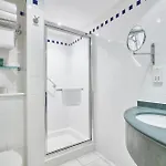 Hilton Garden Centre Hotel 4*