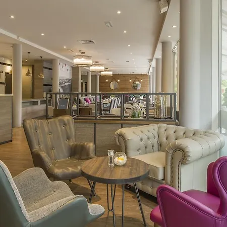 Hilton Garden Centre 4*