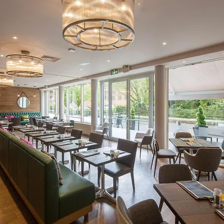 Hilton Garden Centre Hotel