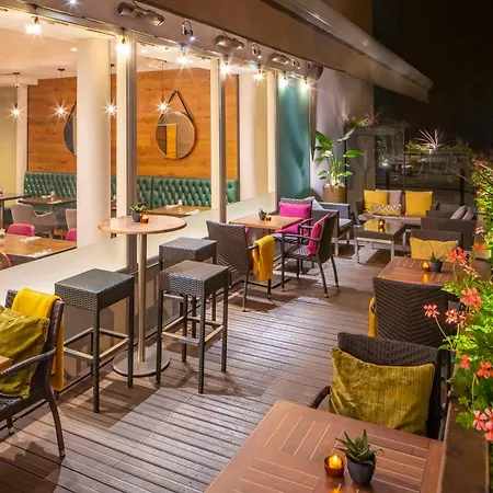 Hilton Garden Centre Hotel 4*