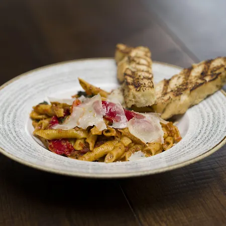 Hilton Garden Centre Hotel 4*