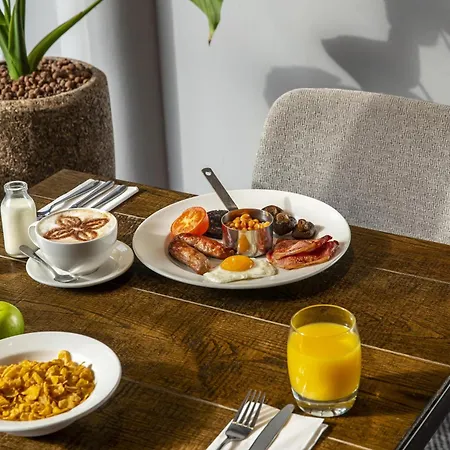 Hilton Garden Centre 4* Bristol