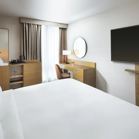 Hilton Garden Centre 4* Bristol