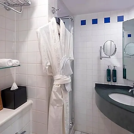 Hilton Garden Centre Hotel