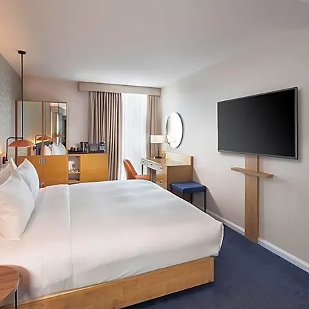 Hilton Garden Centre Hotel 4*