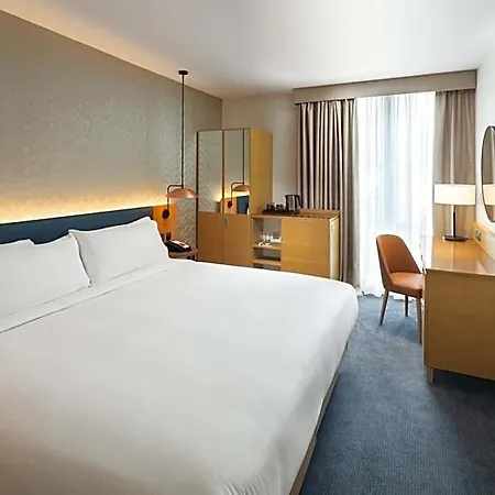 Hilton Garden Centre Hotel 4*