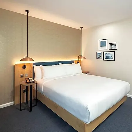 Hilton Garden Centre Hotel