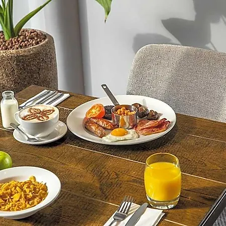 Hilton Garden Centre 4*