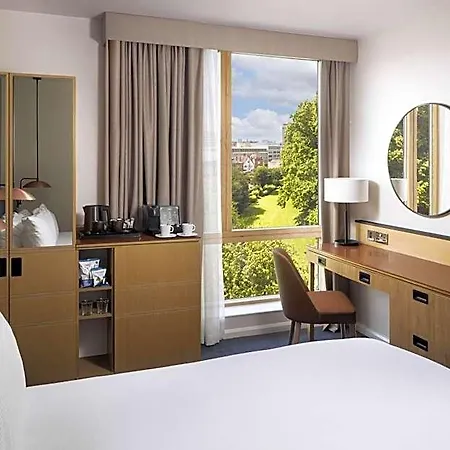 Hilton Garden Centre Hotel Bristol