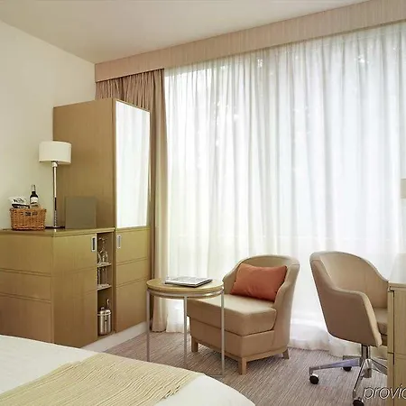 Hilton Garden Centre 4*