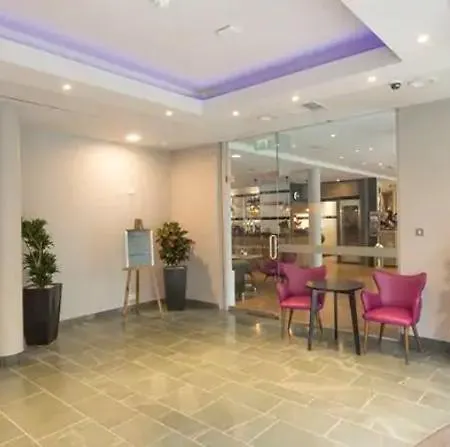 Hilton Garden Centre 4* Bristol