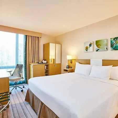 Hilton Garden Centre 4* Bristol