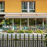 Hilton Garden Centre Hotel