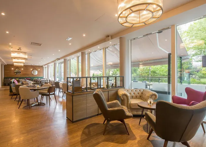 Hilton Garden Centre Hotel 4*