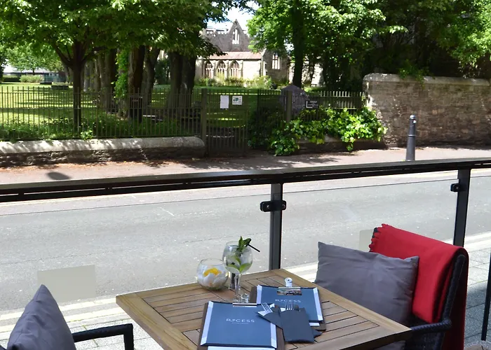 Hilton Garden Centre 4* Bristol