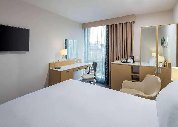 Hilton Garden Centre Hotel 4*