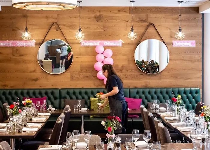 Hilton Garden Centre Hotel 4*